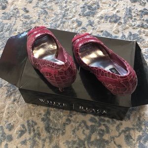 WHBM beautiful heels!  Excellent condition!